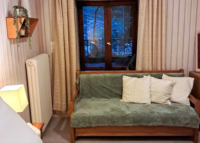 El-mi's Little House In