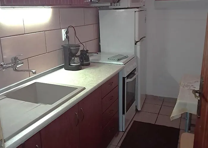 Daire El-mi's Little House In *